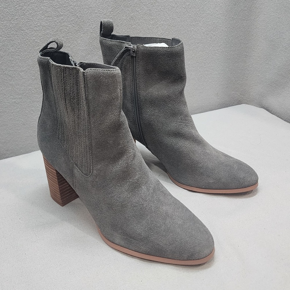 Violet & Red Women's Meaghan Heeled Suede Bootie Dark Gray Leather Size 9.5 NWOB